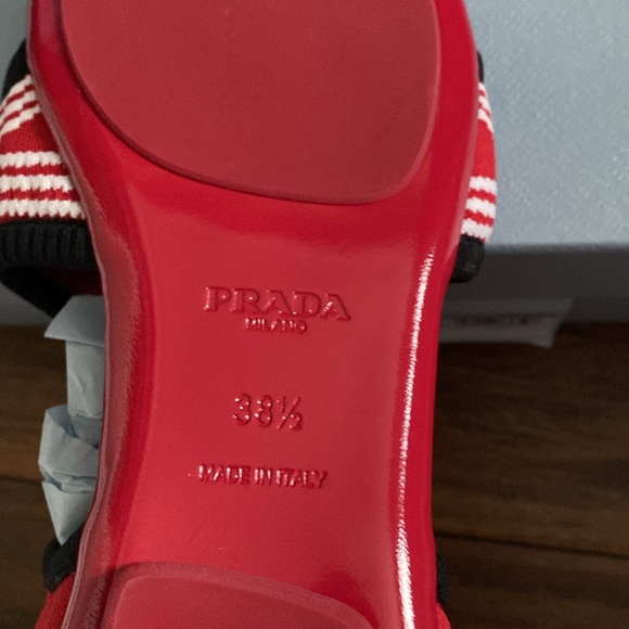 NWT,with box shoe bag.Size 38 1/2 Color Red white and black - Picture 6 of 10